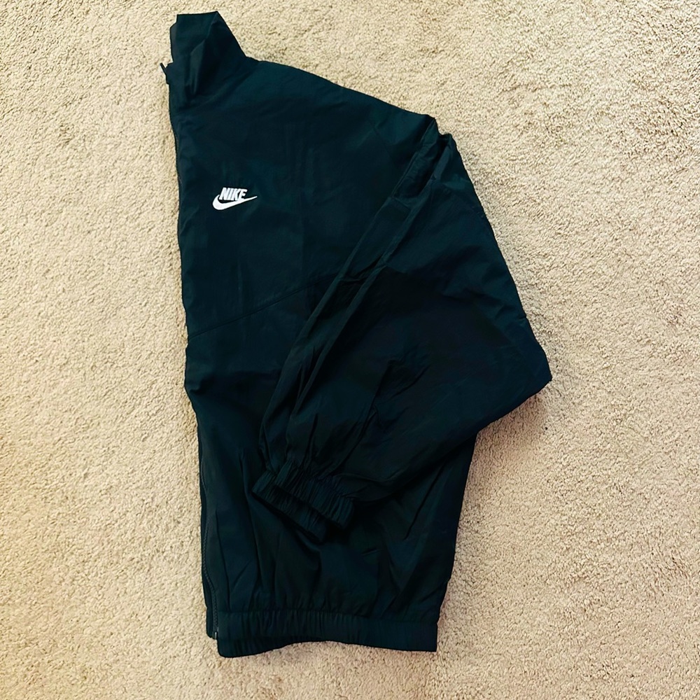 Nike Women's Fall Essential Woven Jacket with tag